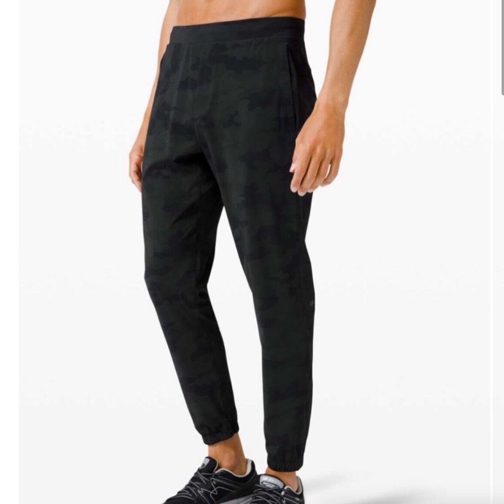 Lululemon Men’s Surge Jogger, Camo, XS